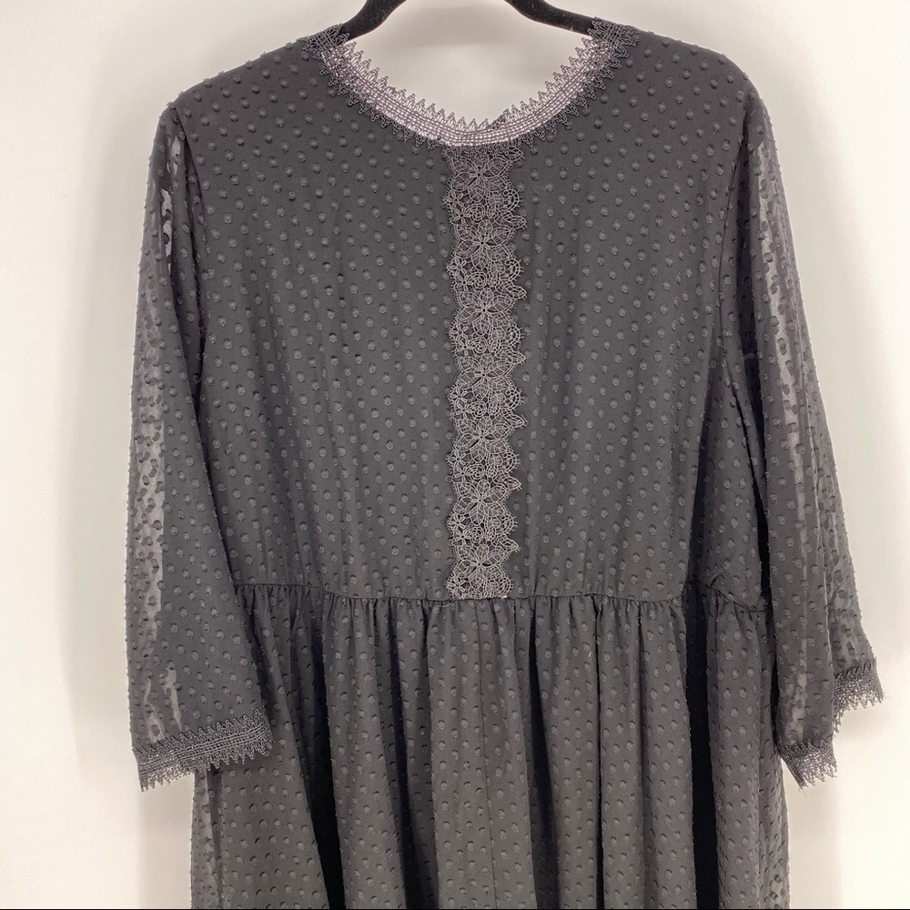 Torrid BLACK TEXTURED CHIFFON LACE INSET MIDI DRESS Size 3 3X